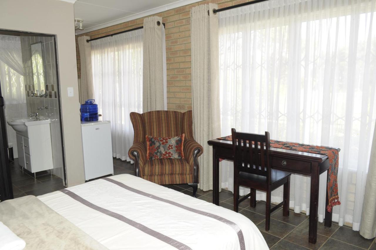 @Home Guest House Rustenburg Exterior foto