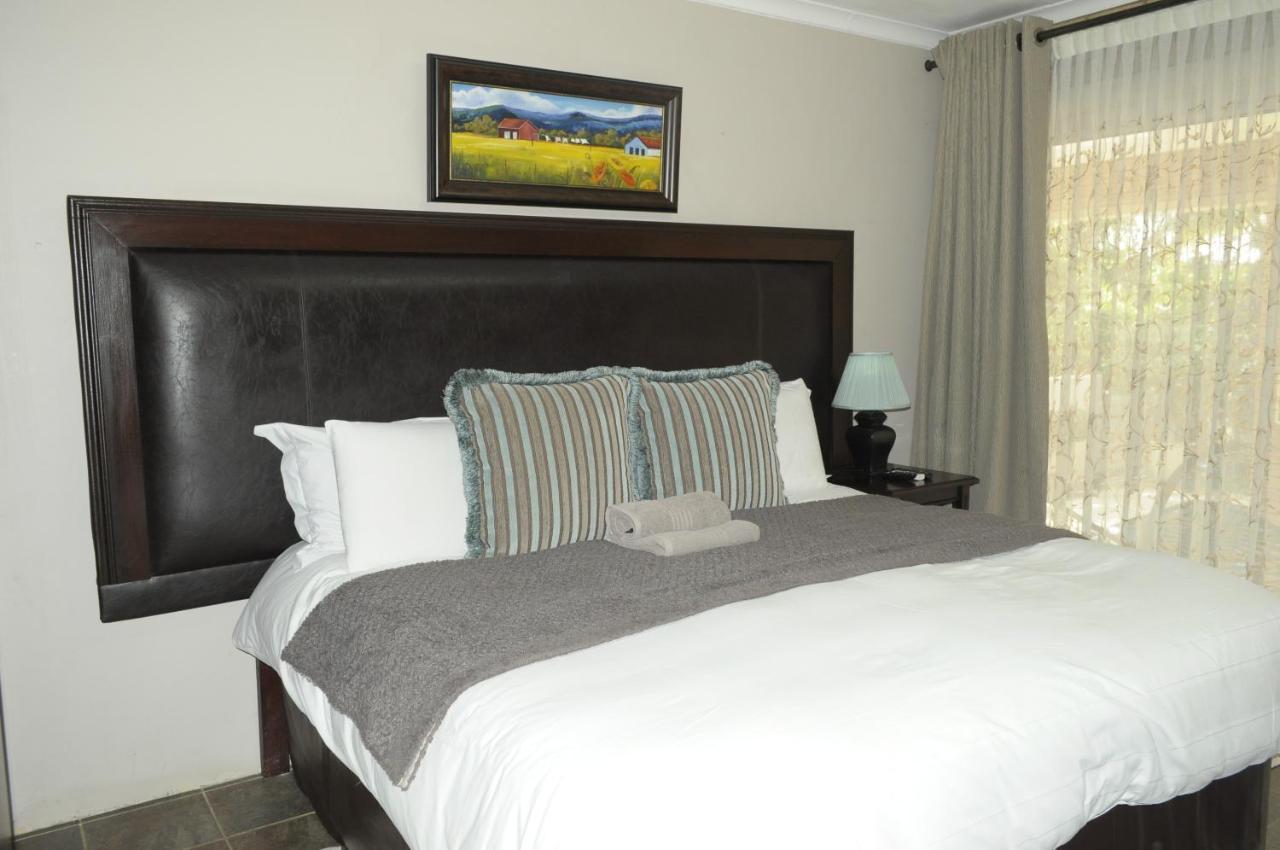 @Home Guest House Rustenburg Exterior foto