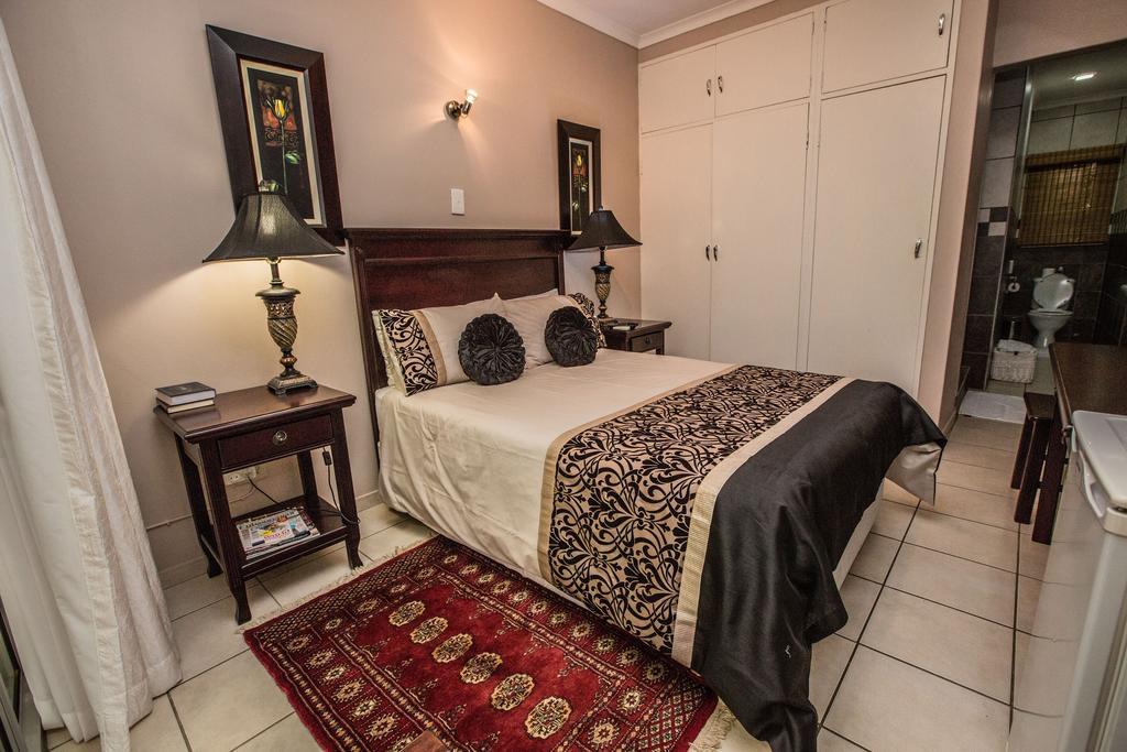 @Home Guest House Rustenburg Zimmer foto